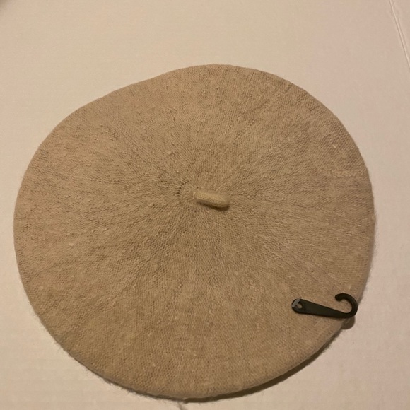 Wool Beret - Picture 12 of 12